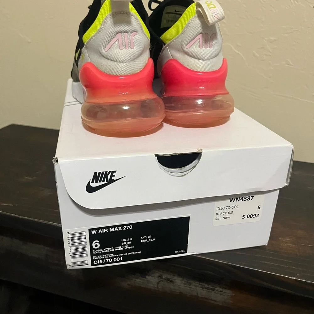 Nike Women’s Air Max 270 “Black/Cyber‑Pink Rise” AND 5 GAP ACTIVE SHIRTS!! - Picture 9 of 10